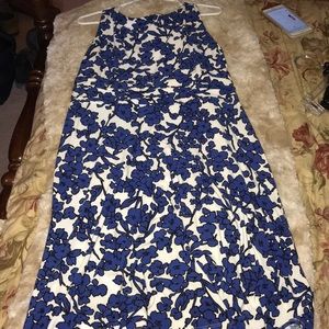 Women’s flower patterned dress!